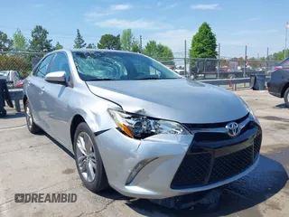 2015 Toyota Camry XLE with VIN 4T1BF1FK1FU100580, listed as a IAAI auction lot 42002060 with 111,739 mi miles. Bid and sale history available at carsss.com. Image 6.