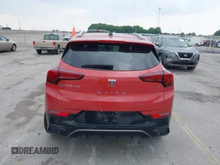 2024 Buick Encore GX Sport Touring с VIN KL4AMESL1RB172711, выставлен на аукционе IAAI как лот 42437300 с пробегом 21 710 миль миль и . История ставок и продаж доступна на DreamBid. Изображение 17.