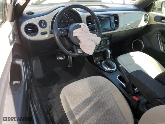 2019 Volkswagen Beetle S with VIN 3VWFD7AT3KM705288, listed as a Copart auction lot 61746364 with 0 mi miles and Salvage Title. Bid and sale history available at carsss.com. Image 8.