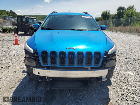 2018 Jeep Cherokee Latitude z VIN 1C4PJLCX0JD551741, wystawiony jako Copart lot #55034085 z przebiegiem 80 248 mil mil oraz Szkoda całkowita • Salvage title. Historia ofert i sprzedaży dostępna na DreamBid. Obrazek 5.