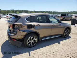 2020 BMW X1 xDrive28i z VIN WBXJG9C09L5R23653, wystawiony jako Copart lot #52771535 z przebiegiem 54 550 mil mil oraz Szkody całkowita. Historia ofert i sprzedaży dostępna na DreamBid. Obrazek 3.