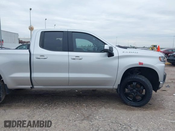 2020 Chevrolet Silverado 1500 LT with VIN 1GCRYDEDXLZ200399, listed as a IAAI auction lot 41320534 with 98,895 mi miles. Bid and sale history available at carsss.com. Image 14.