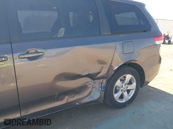 2012 Toyota Sienna LE AAS with VIN 5TDKK3DC8CS269924, listed as a IAAI auction lot 41764722 with 176,968 mi miles. Bid and sale history available at carsss.com. Image 6.