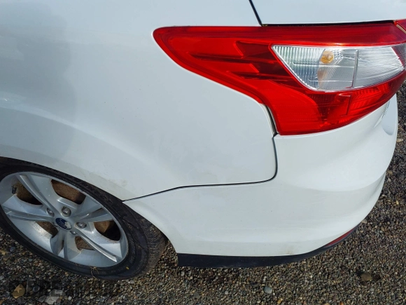 2014 Ford Focus SE with VIN 1FADP3F21EL347114, listed as a IAAI auction lot 41984235 with 110,559 mi miles and . Bid and sale history available at carsss.com. Image 21.