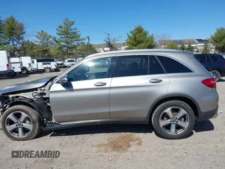 2019 Mercedes-Benz GLC 300 z VIN WDC0G4KB1KV128569, wystawiony jako IAAI lot #41822156 z przebiegiem 60 144 mil mil oraz . Historia ofert i sprzedaży dostępna na DreamBid. Obrazek 14.