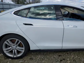 2014 Tesla Model S 60 z VIN 5YJSA1H1XEFP55657, wystawiony jako Copart lot #53405785 z przebiegiem Nie podano mil oraz Czysty tytuł • Clean title. Historia ofert i sprzedaży dostępna na DreamBid. Obrazek 10.