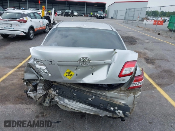 2011 Toyota Camry LE z VIN 4T1BF3EK1BU209614, wystawiony jako IAAI lot #42193388 z przebiegiem 197 732 mil mil oraz . Historia ofert i sprzedaży dostępna na DreamBid. Obrazek 16.