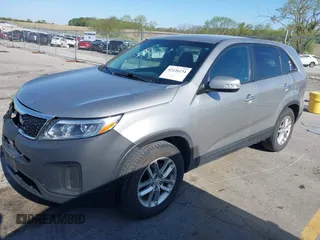 2014 Kia Sorento LX z VIN 5XYKT3A67EG467311, wystawiony jako IAAI lot #42226234 z przebiegiem 220 422 mil mil oraz . Historia ofert i sprzedaży dostępna na DreamBid. Obrazek 17.