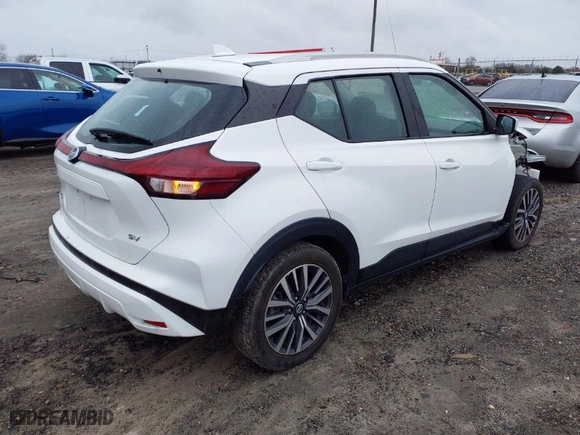 2021 Nissan Kicks SV with VIN 3N1CP5CV9ML501123, listed as a IAAI auction lot 41622830 with 100,000 mi miles. Bid and sale history available at carsss.com. Image 4.