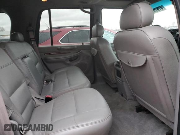 2001 Lincoln Navigator z VIN 5LMFU28R21LJ15849, wystawiony jako Copart lot #47623695 z przebiegiem 176 667 mil mil oraz Szkoda całkowita • Salvage title. Historia ofert i sprzedaży dostępna na DreamBid. Obrazek 11.