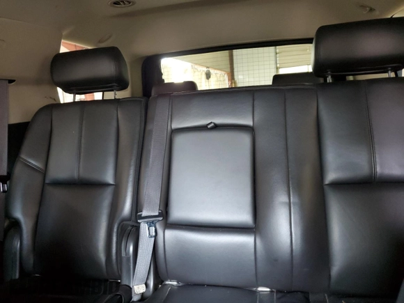2010 Chevrolet Tahoe LT z VIN 1GNUKBE01AR176625, wystawiony jako Copart lot #59802355 z przebiegiem 99 056 mil mil oraz Czysty tytuł • Clean title. Historia ofert i sprzedaży dostępna na DreamBid. Obrazek 10.