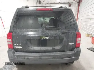 2014 Jeep Patriot Latitude z VIN 1C4NJRFB7ED694024, wystawiony jako IAAI lot #41354423 z przebiegiem 177 854 mil mil oraz . Historia ofert i sprzedaży dostępna na DreamBid. Obrazek 16.