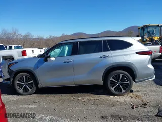 2021 Toyota Highlander XSE with VIN 5TDLZRBH8MS108802, listed as a IAAI auction lot 41645065 with 81,337 mi miles. Bid and sale history available at carsss.com. Image 15.