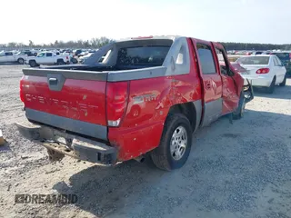 2002 Chevrolet Avalanche with VIN 3GNEC13T42G146979, listed as a IAAI auction lot 41709022 with 271,938 mi miles. Bid and sale history available at carsss.com. Image 4.