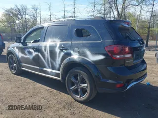 2020 Dodge Journey Crossroad z VIN 3C4PDCGB9LT212673, wystawiony jako IAAI lot #42100674 z przebiegiem Nie podano mil oraz . Historia ofert i sprzedaży dostępna na DreamBid. Obrazek 3.