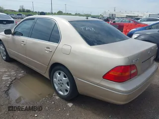 2003 Lexus LS 430 with VIN JTHBN30F530095142, listed as a IAAI auction lot 41892436 with 228,441 mi miles. Bid and sale history available at carsss.com. Image 3.