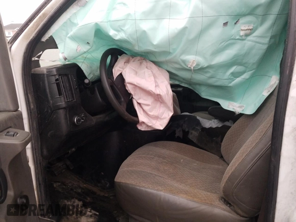 2019 GMC Savana z VIN 7GZ07SFG1KN003218, wystawiony jako Copart lot #84340584 z przebiegiem 383 500 mil mil oraz Szkody całkowita. Historia ofert i sprzedaży dostępna na DreamBid. Obrazek 7.