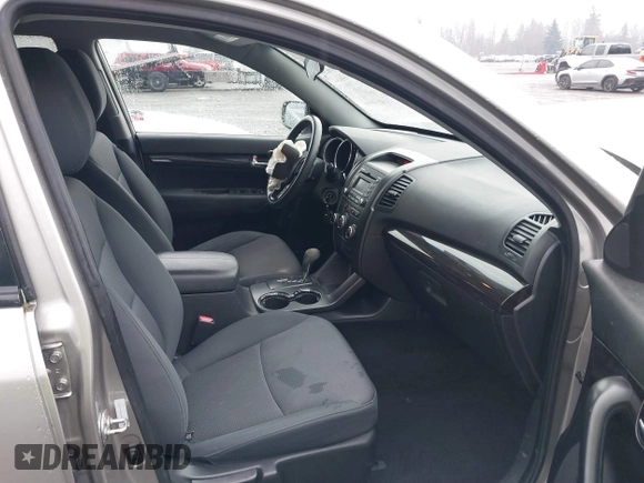 2013 Kia Sorento LX with VIN 5XYKT4A25DG379178, listed as a IAAI auction lot 41080352 with 112,927 mi miles. Bid and sale history available at carsss.com. Image 5.