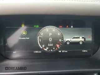 2024 Land Rover Defender S z VIN SALEJ7EX4R2273499, wystawiony jako Copart lot #56579065 z przebiegiem 7 654 mil mil oraz Szkoda całkowita • Salvage title. Historia ofert i sprzedaży dostępna na DreamBid. Obrazek 9.