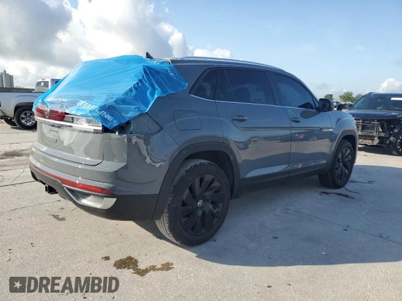 2024 Volkswagen Atlas SE z VIN 1V2WE2CA2RC262320, wystawiony jako Copart lot #57114235 z przebiegiem 5 513 mil mil oraz Szkoda całkowita • Salvage title. Historia ofert i sprzedaży dostępna na DreamBid. Obrazek 3.