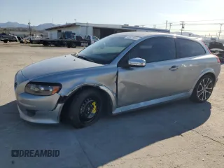 2009 Volvo C30 z VIN YV1MK672692122489, wystawiony jako Copart lot #49521025 z przebiegiem 134 754 mil mil oraz Szkoda całkowita • Salvage title. Historia ofert i sprzedaży dostępna na DreamBid. Obrazek 1.