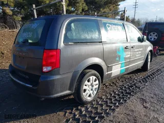 2016 Dodge Grand Caravan Canada Value Package with VIN 2C4RDGBG5GR125994, listed as a IAAI auction lot 41664669 with 236,117 mi miles. Bid and sale history available at carsss.com. Image 4.