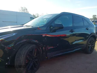 2019 Cadillac XT4 FWD Sport z VIN 1GYFZER43KF183181, wystawiony jako IAAI lot #41869141 z przebiegiem 25 539 mil mil oraz . Historia ofert i sprzedaży dostępna na DreamBid. Obrazek 14.