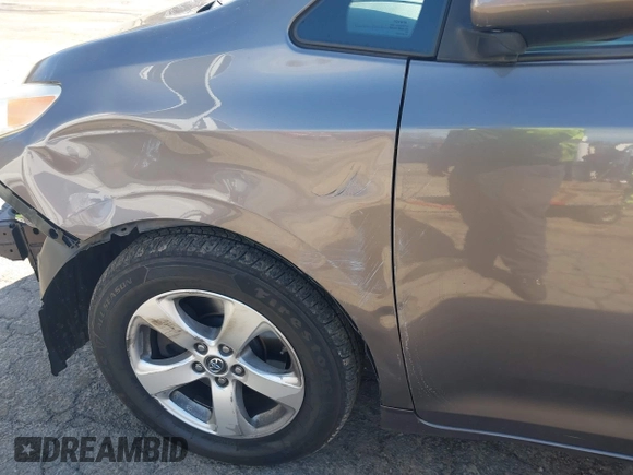 2018 Toyota Sienna LE Auto Access Seat with VIN 5TDKZ3DC1JS946224, listed as a IAAI auction lot 41935799 with 109,757 mi miles and . Bid and sale history available at DreamBid. Image 6.