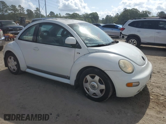 2000 Volkswagen Beetle GLS с VIN 3VWCD21C6YM423807, выставлен на аукционе Copart как лот 59986105 с пробегом 87 740 миль миль и Списание • Salvage title. История ставок и продаж доступна на DreamBid. Изображение 4.