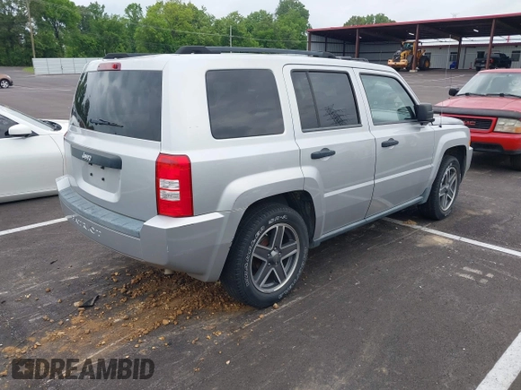 2009 Jeep Patriot Sport z VIN 1J4FT28B29D110728, wystawiony jako IAAI lot #42264825 z przebiegiem 194 459 mil mil oraz . Historia ofert i sprzedaży dostępna na DreamBid. Obrazek 4.