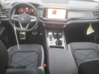 2024 Volkswagen Atlas Peak Edition SE z VIN 1V2CR2CA2RC580235, wystawiony jako Copart lot #44704105 z przebiegiem 9 mil mil oraz Szkoda całkowita • Salvage title. Historia ofert i sprzedaży dostępna na DreamBid. Obrazek 8.