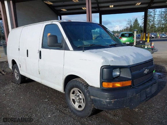 2004 Chevrolet Express Cargo Van with VIN 1GCFG15X641217294, listed as a IAAI auction lot 41796345 with 288,847 mi miles. Bid and sale history available at carsss.com. Image 1.