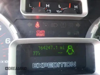 2008 Ford Expedition Max SSV z VIN 1FMFK15548LA03925, wystawiony jako Copart lot #81107104 z przebiegiem 164 247 mil mil oraz Szkoda całkowita • Salvage title. Historia ofert i sprzedaży dostępna na DreamBid. Obrazek 9.