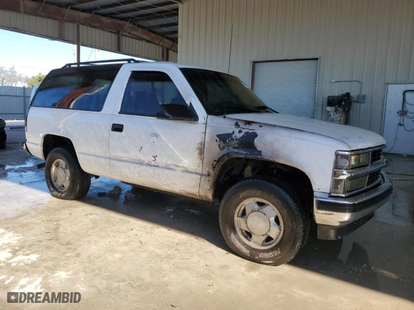 1996 Chevrolet Tahoe with VIN 3GNEK18R1TG137075, listed as a Copart auction lot 73995594 with 268,898 mi miles and Non Repairable. Bid and sale history available at carsss.com. Image 4.