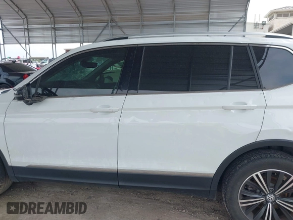 2018 Volkswagen Tiguan SEL with VIN 3VV2B7AX8JM120443, listed as a IAAI auction lot 42154773 with 70,256 mi miles and . Bid and sale history available at DreamBid. Image 14.