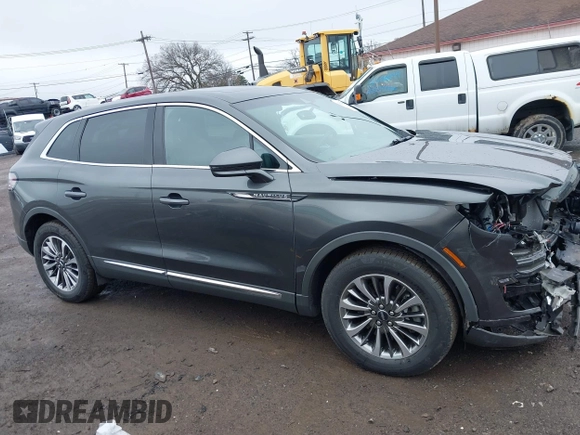 2019 Lincoln Nautilus Select z VIN 2LMPJ8K91KBL61745, wystawiony jako IAAI lot #42020381 z przebiegiem 20 080 mil mil oraz . Historia ofert i sprzedaży dostępna na DreamBid. Obrazek 13.