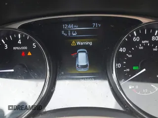 2015 Nissan Rogue SV z VIN 5N1AT2MV0FC782400, wystawiony jako IAAI lot #42253214 z przebiegiem 162 803 mil mil oraz . Historia ofert i sprzedaży dostępna na DreamBid. Obrazek 16.