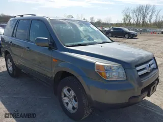 2008 Honda Pilot VP with VIN 5FNYF18288B042958, listed as a IAAI auction lot 42037589 with 246,922 mi miles. Bid and sale history available at carsss.com. Image 1.