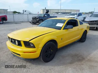 2005 Ford Mustang Deluxe with VIN 1ZVFT80N255136181, listed as a IAAI auction lot 42096578 with 151,696 mi miles and . Bid and sale history available at DreamBid. Image 17.