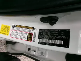 2023 Toyota Highlander L z VIN 5TDKDRBH3PS512301, wystawiony jako IAAI lot #42205430 z przebiegiem 8 174 mil mil oraz . Historia ofert i sprzedaży dostępna na DreamBid. Obrazek 1.