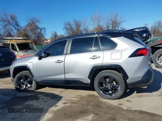 2021 Toyota RAV4 Hybrid XSE with VIN 4T3E6RFV7MU033736, listed as a IAAI auction lot 41640884 with 35,563 mi miles and . Bid and sale history available at DreamBid. Image 14.
