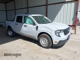 2025 Ford Maverick XL with VIN 3FTTW8A30SRA35448, listed as a IAAI auction lot 41857997 with 106 mi miles. Bid and sale history available at carsss.com. Image 1.