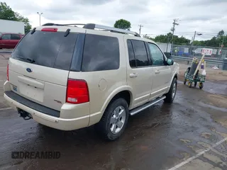 2005 Ford Explorer z VIN 1FMDU75K75ZA57352, wystawiony jako IAAI lot #42134980 z przebiegiem Nie podano mil oraz . Historia ofert i sprzedaży dostępna na DreamBid. Obrazek 4.