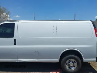 2021 Chevrolet Express Cargo z VIN 1GCWGAFP1M1235250, wystawiony jako IAAI lot #42678056 z przebiegiem 46 536 mil mil oraz . Historia ofert i sprzedaży dostępna na DreamBid. Obrazek 14.