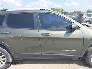 2020 Jeep Cherokee Latitude с VIN 1C4PJLCB5LD581311, выставлен на аукционе IAAI как лот 42509499 с пробегом 105 831 миль миль и . История ставок и продаж доступна на DreamBid. Изображение 14.