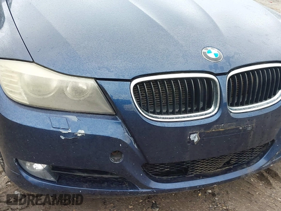 2011 BMW 3 Series 328i xDrive z VIN WBAPK5G51BNN29628, wystawiony jako IAAI lot #42245328 z przebiegiem 177 218 mil mil oraz . Historia ofert i sprzedaży dostępna na DreamBid. Obrazek 6.