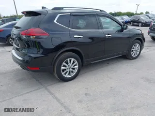 2020 Nissan Rogue SV with VIN KNMAT2MT3LP521009, listed as a IAAI auction lot 41864319 with 32,559 mi miles. Bid and sale history available at carsss.com. Image 4.
