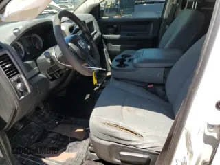 2017 Ram 2500 Tradesman z VIN 3C6UR5HLXHG740401, wystawiony jako Copart lot #53829405 z przebiegiem 171 730 mil mil oraz Szkoda całkowita • Salvage title. Historia ofert i sprzedaży dostępna na DreamBid. Obrazek 7.