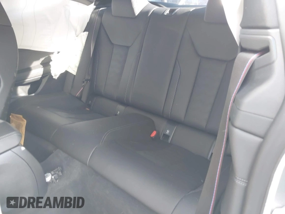 2023 BMW M4 Competition xDrive с VIN WBS43AZ01PCM48086, выставлен на аукционе IAAI как лот 40899240 с пробегом 9 597 миль миль и . История ставок и продаж доступна на DreamBid. Изображение 8.