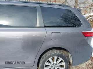 2017 Toyota Sienna LE with VIN 5TDJZ3DC5HS173134, listed as a IAAI auction lot 41256534 with 70,940 mi miles. Bid and sale history available at carsss.com. Image 18.